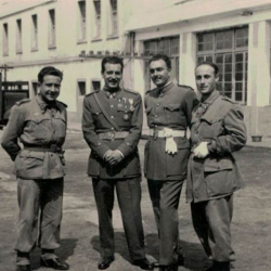Servizo militar, tres anos atrasado por estudios, 1956